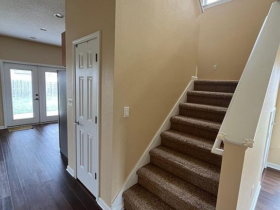 5th image of 2286 Meadow Bend Dr