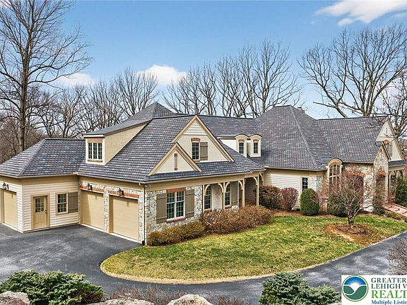 2nd image of 1512 Bette Ln