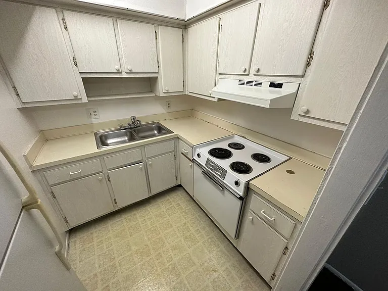 1830 Maravilla Ave #314 — Photo 21
