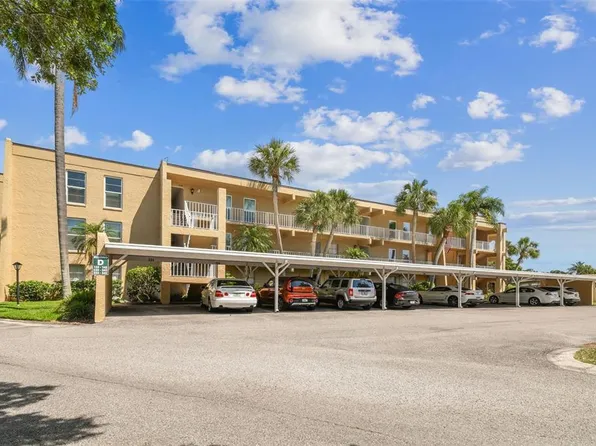 225 Country Club Dr APT D235, Largo, FL 33771