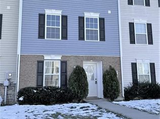 23 Hanger Ct, Inwood, WV 25428