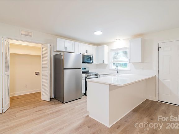 5th image of 1808 Taylor Dr