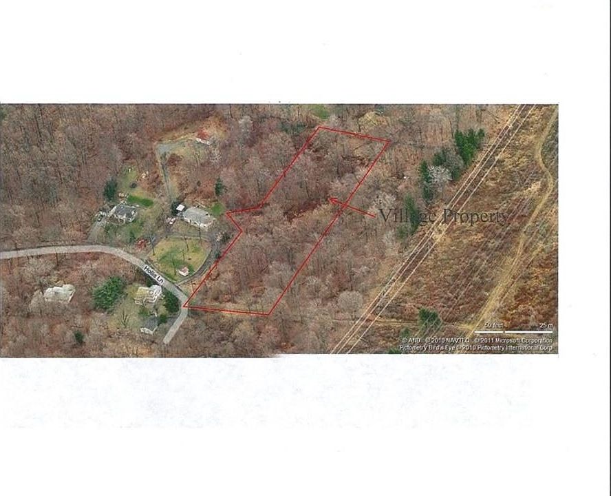 1st image of Hollis Ln