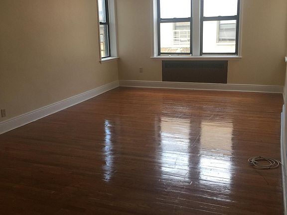 3rd image of 391 Highland Ave #1