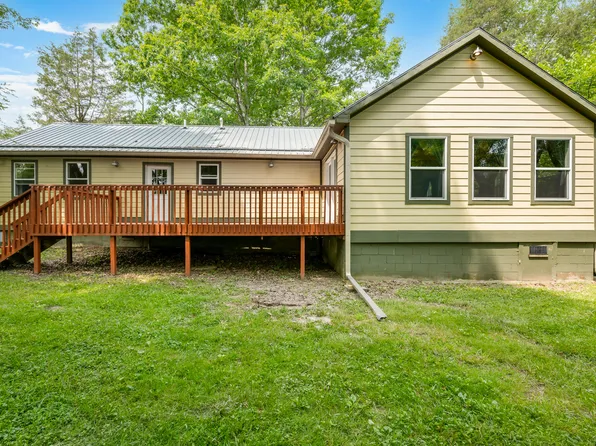 5800 S Shore Dr, Nashville, IN 47448