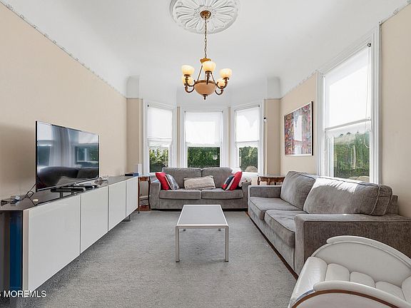 3rd image of 48 Neptune Avenue