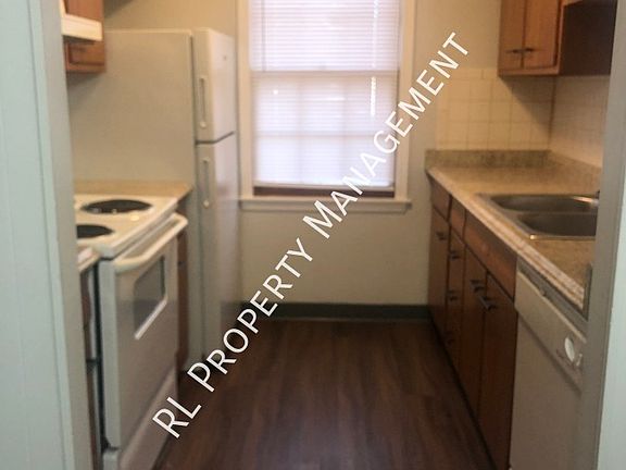 3rd image of 2900 E Mound St APT B