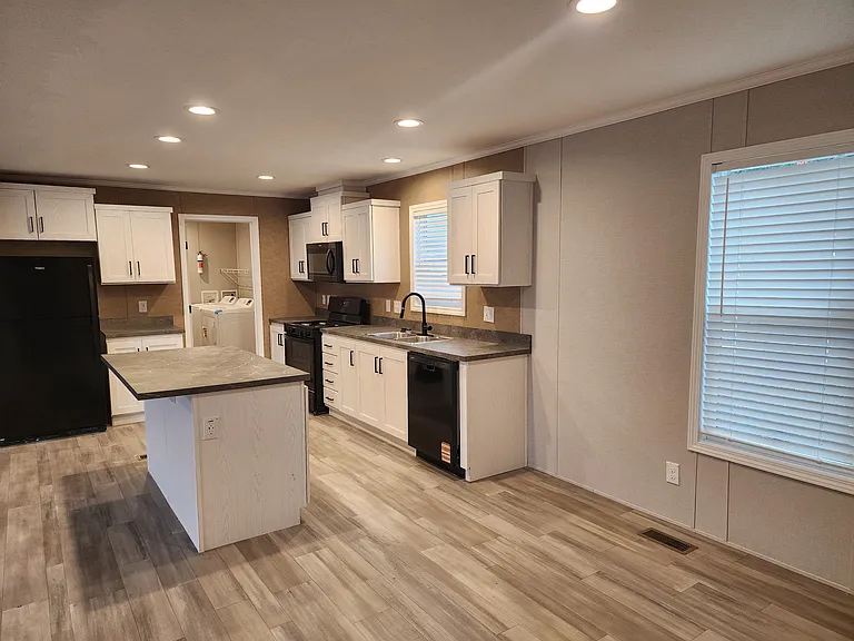 13955 Bronte Dr N — Photo 25