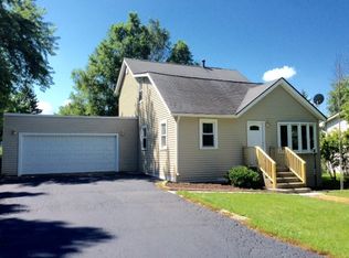 7423 Oneida Rd, Wonder Lake, IL 60097