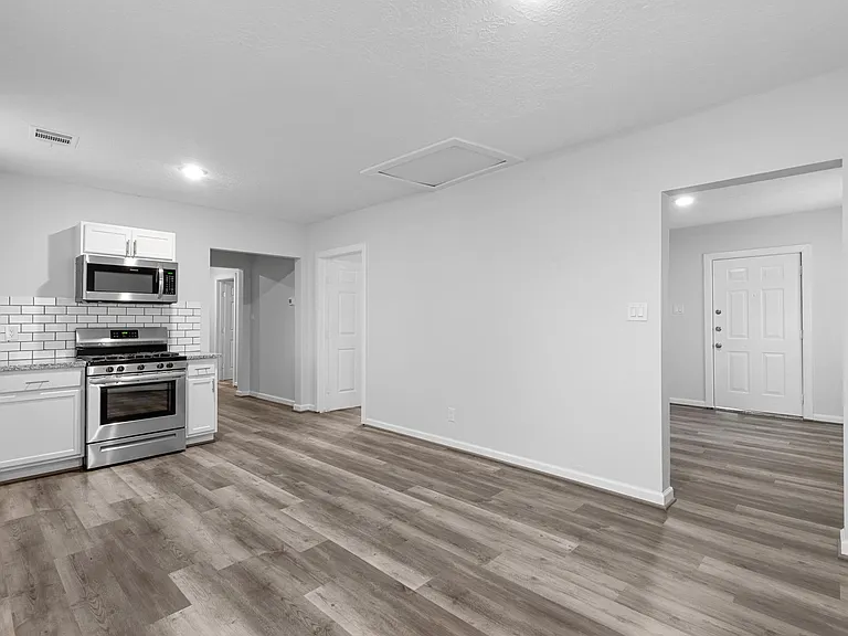 7307 Avenue H #B — Photo 6