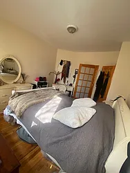 Rented by R New York