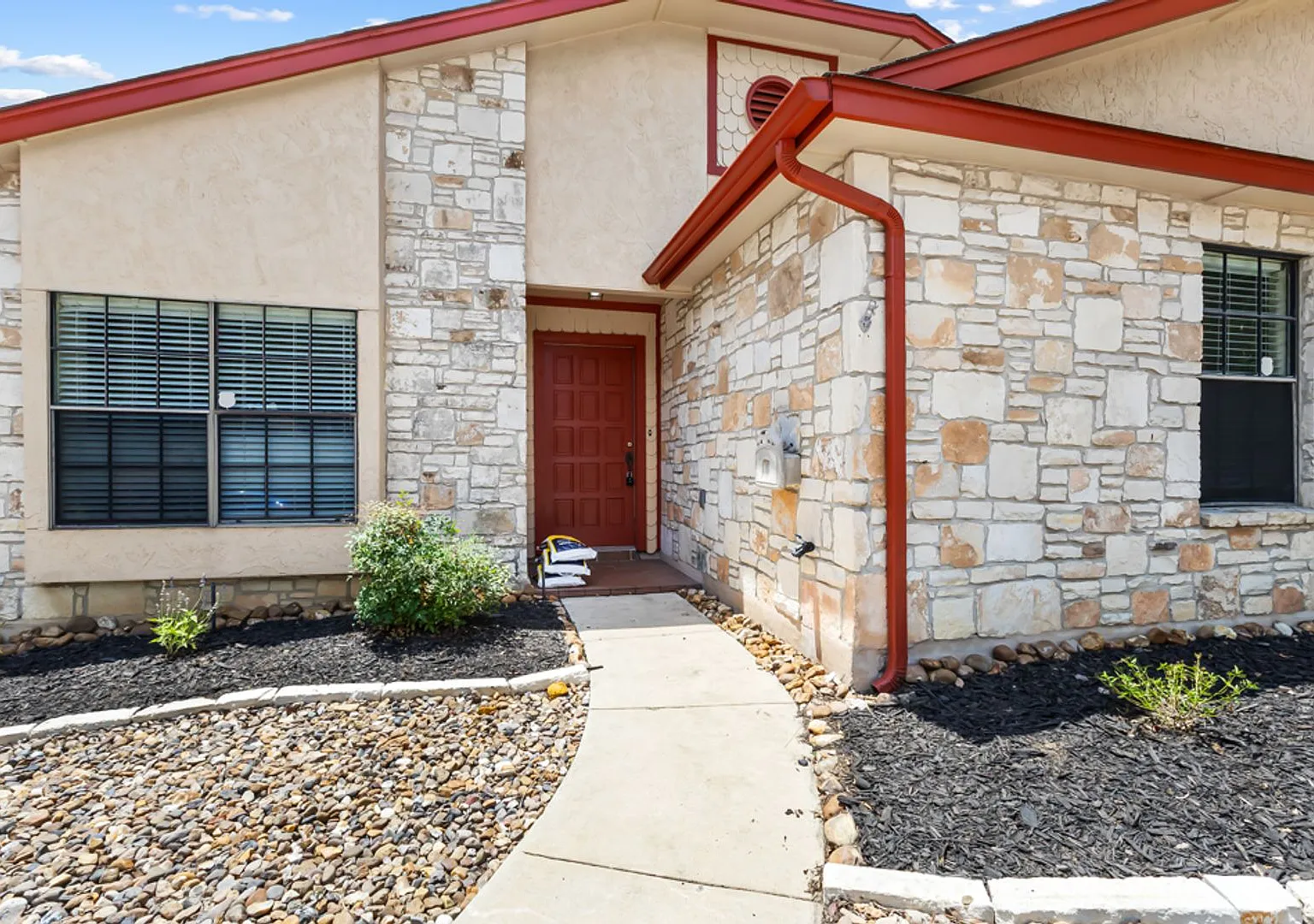 Charming 3-Bedroom Home with Stone Fireplace & Mature Trees — Photo 2
