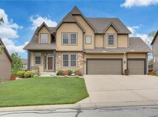 21613 W 99th Ter, Lenexa, KS 66220