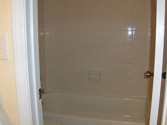 3rd image of 2772 Farmstead Rd SE