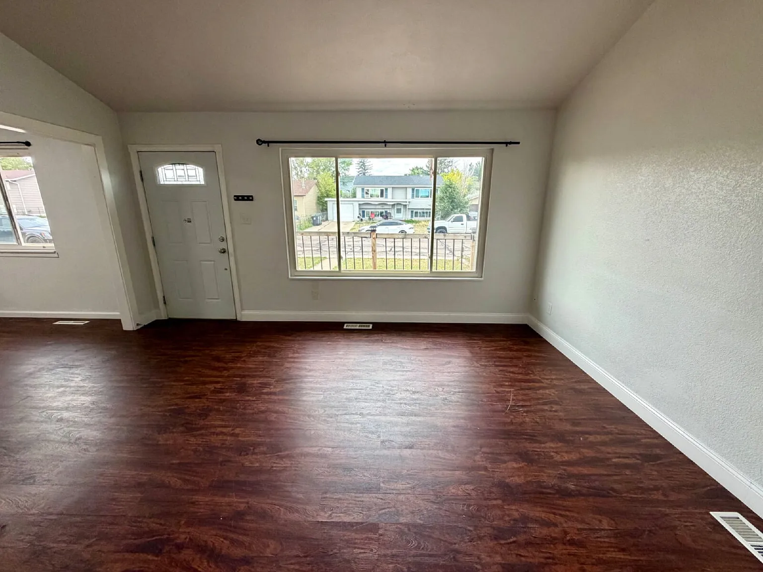 4 bed, 2.0 bath, 1512 sqft, $2,500 — Photo 3