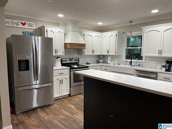 3rd image of 482 Broughton Rd