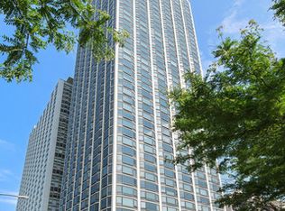 1555 N Astor St APT 4SE, Chicago, IL 60610