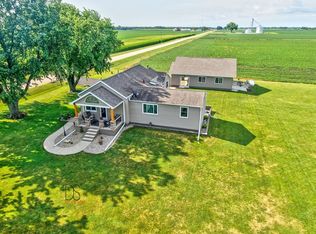 3167 E 16th Rd, Ottawa, IL 61350