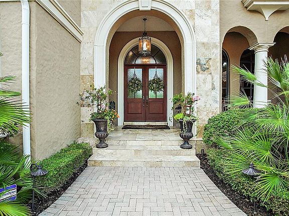 4th image of 16045 Pendio Dr