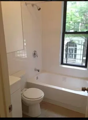 Rented by Tip Top Realty Corp | media 11