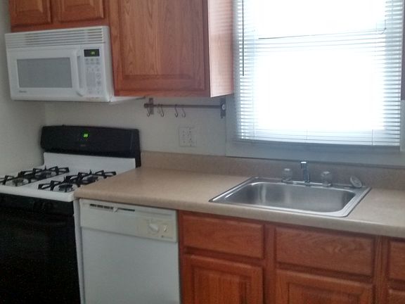 5th image of 7036 Glades Ave