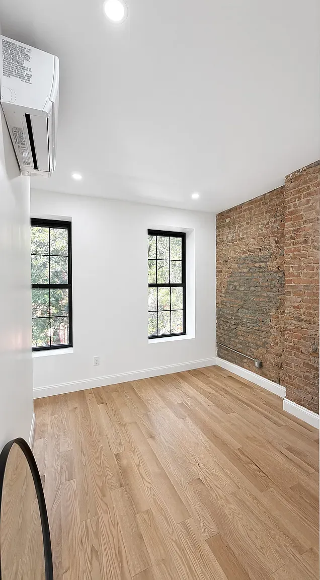1252 Herkimer Street — Photo 3