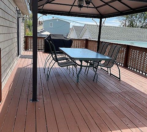 5th image of 31 Frank Ct