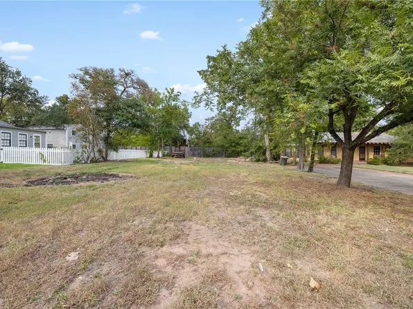 305 Pershing Ave, College Station, TX 77840