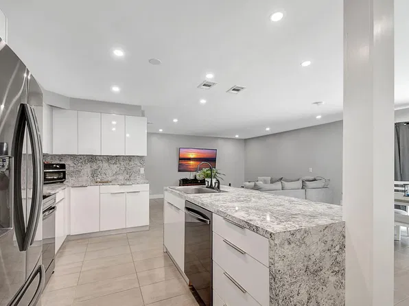 1343 W Ocean Ave, Lantana, FL 33462