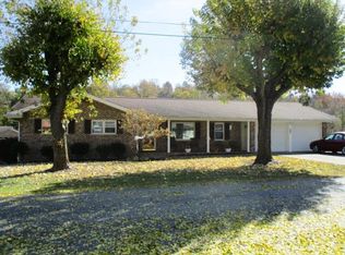 215 Elm St, Falmouth, KY 41040