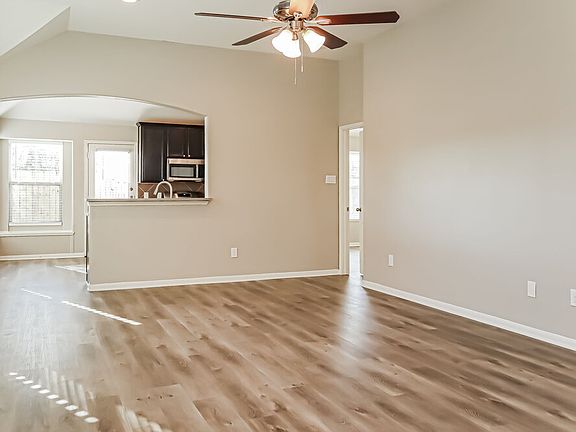 3rd image of 323 Sea Breeze Dr