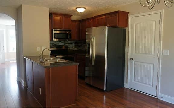 4th image of 202 Fox Mdw Lot 202