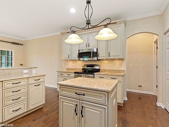 5th image of 4115 Coyote Lakes Cir