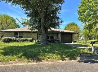 113 Buttermilk Dr, Palestine, TX 75803