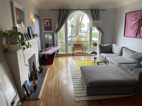 3rd image of 325 N Gardner St #327
