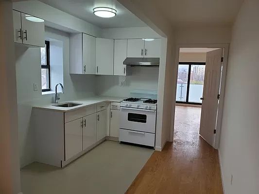 2nd image of 41-99 Parsons Blvd #5B