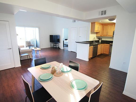 3rd image of 11925 1/2 Kling St #406