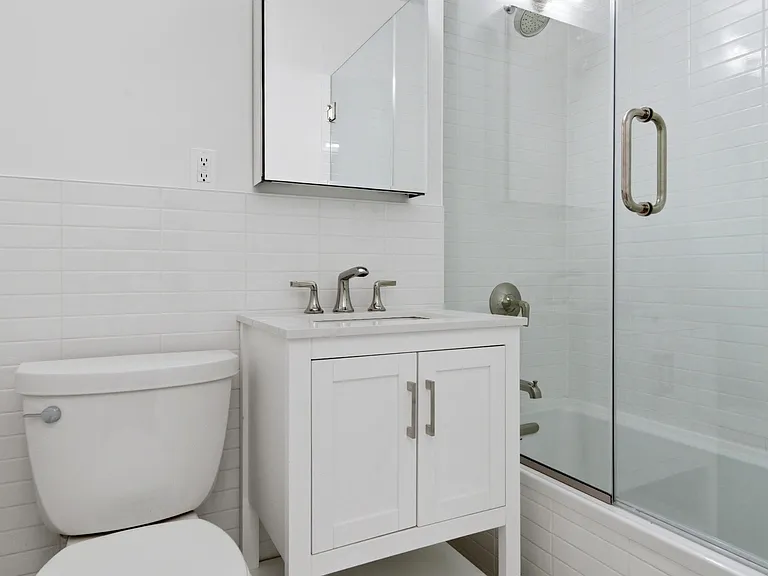 240 E 46th St #8J — Photo 7
