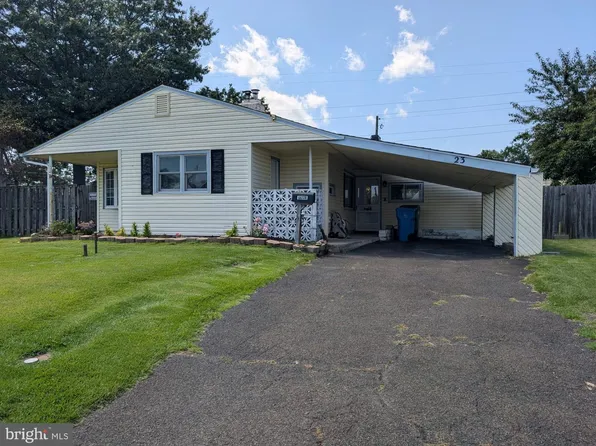 23 Disk Ln, Levittown, PA 19055