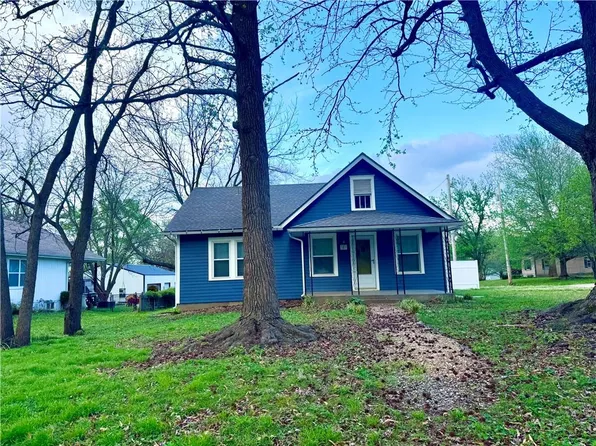 309 5th Ave S, Greenwood, MO 64034