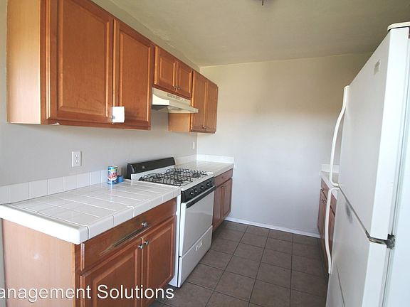 3rd image of 5027 University Ave APT 7