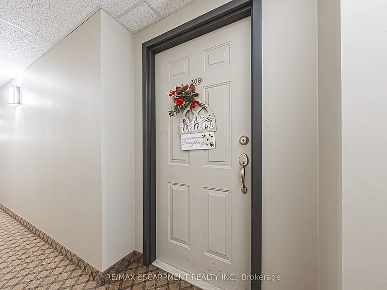 990 Golf Links Rd #308 — Photo 5