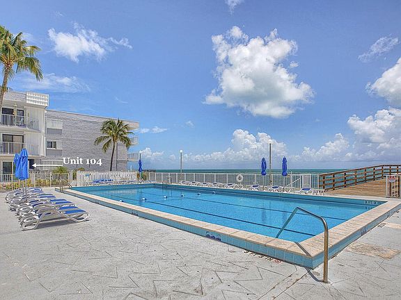 5th image of 201 E Ocean Dr #104
