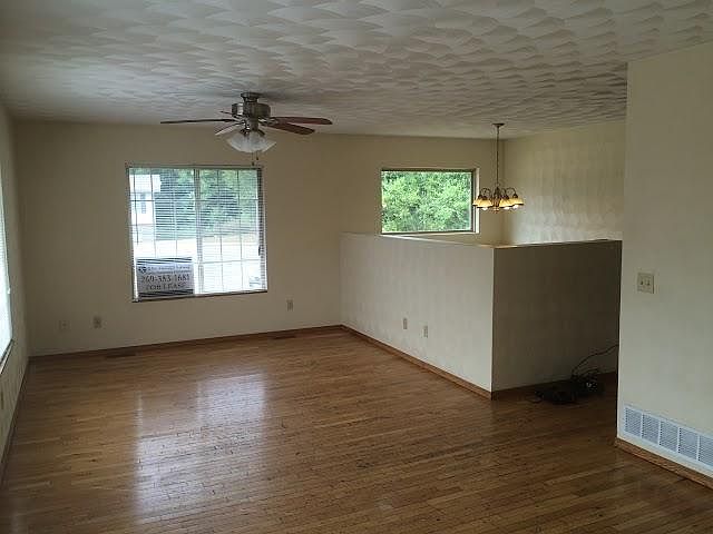 1st image of 1209 Jack Pine Dr