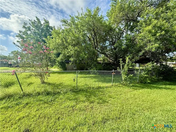 51 Bayou Dr, Port Lavaca, TX 77979