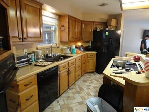5th image of 415 E Tanglewood Dr