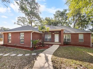 101 Eagle Dr, Crestview, FL 32536