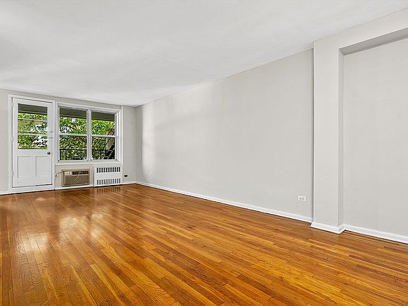 4th image of 3443 60th St APT 4J