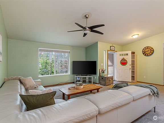 3rd image of 2131 E Saint Andrews Drive
