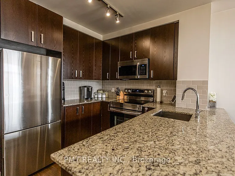 11611 Yonge St #516 — Photo 4